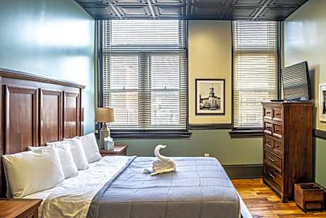 Deluxe King Room