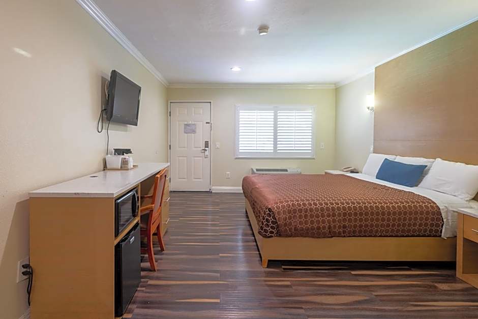 Hollywood City Inn