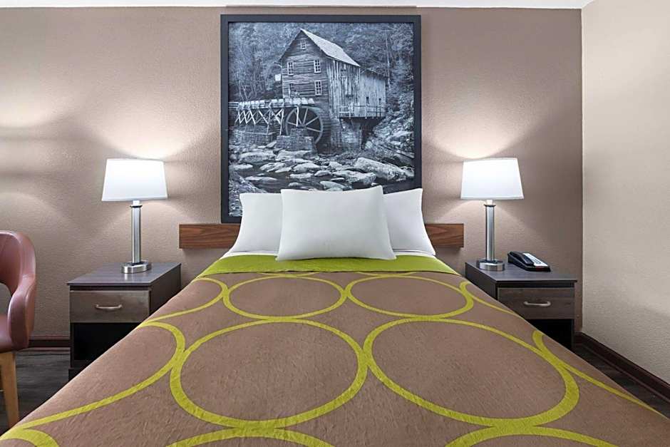 Super 8 by Wyndham Bridgeport/Clarksburg Area