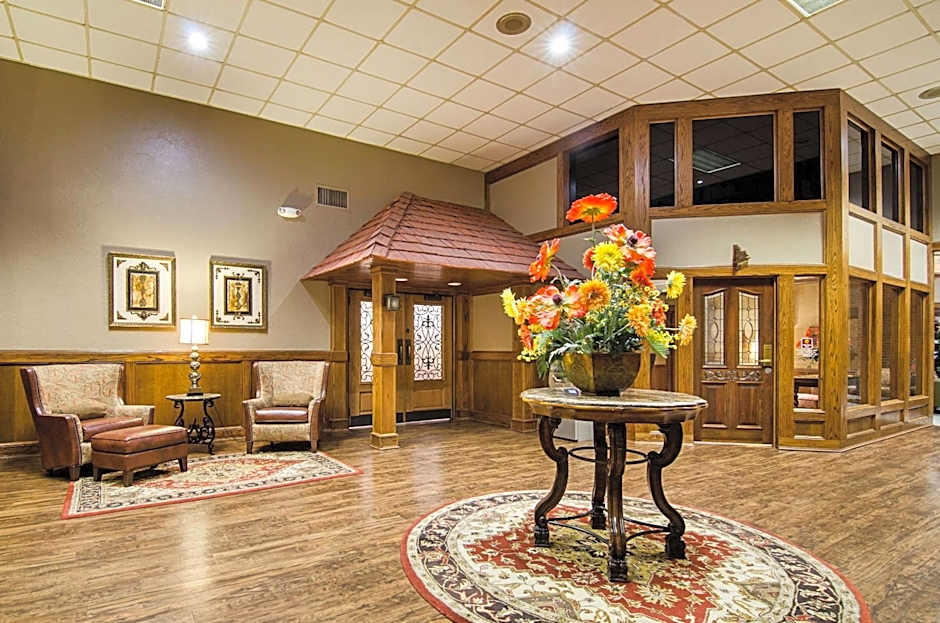 Clarion Inn Garden City