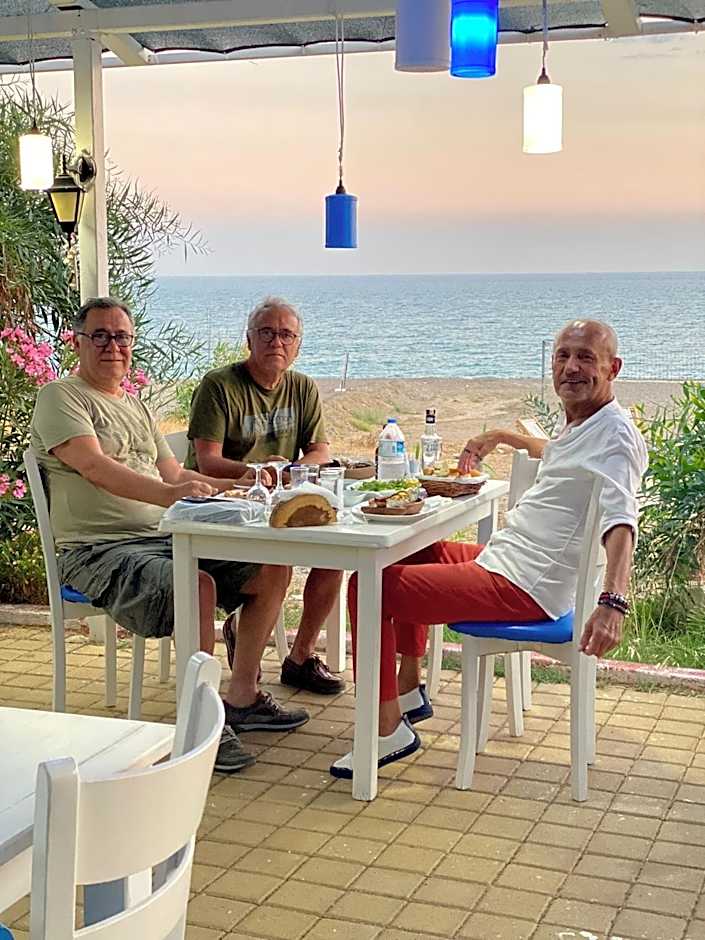 Naz Beach Bungalow Hotel in Antalya