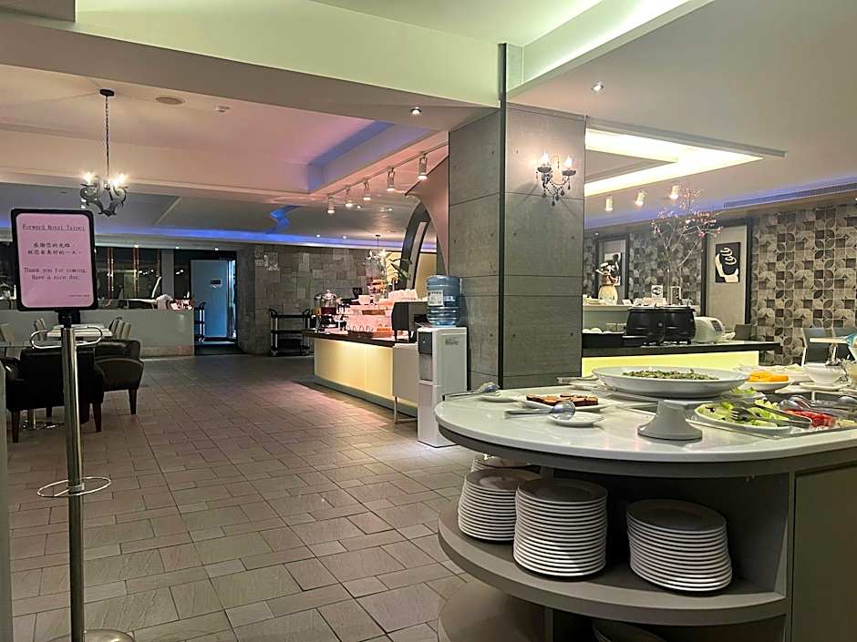 Forward Hotel