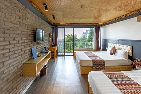 Quadruple Room with Mountain View