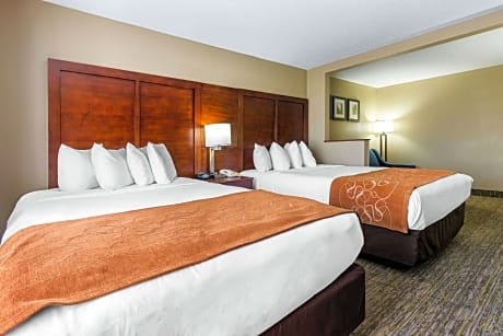 2 Queen Beds, Suite, Nonsmoking