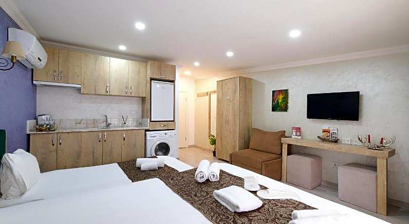 Loren Hotel & Suites