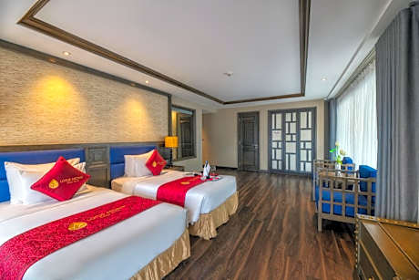 Twin Room with Bath