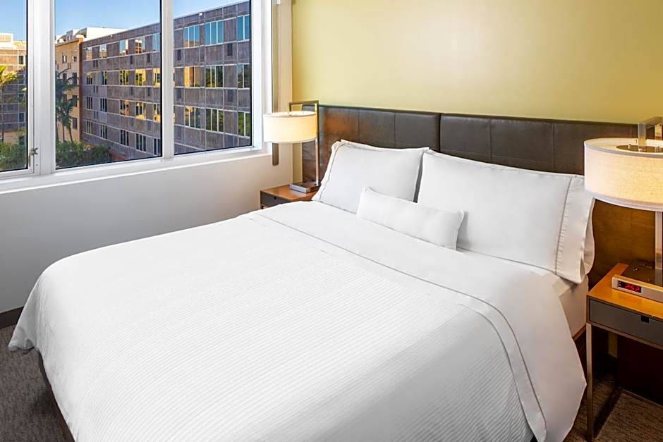 Element Miami International Airport