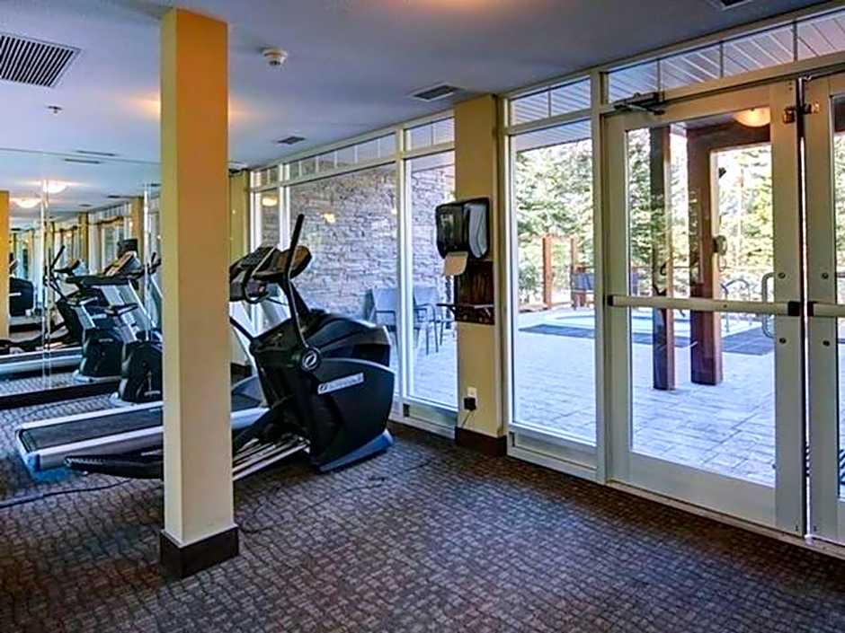Inviting Condo Hot Tub & Relaxing Atmosphere!