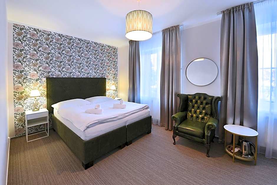 APLEND Hotel Lujza Major