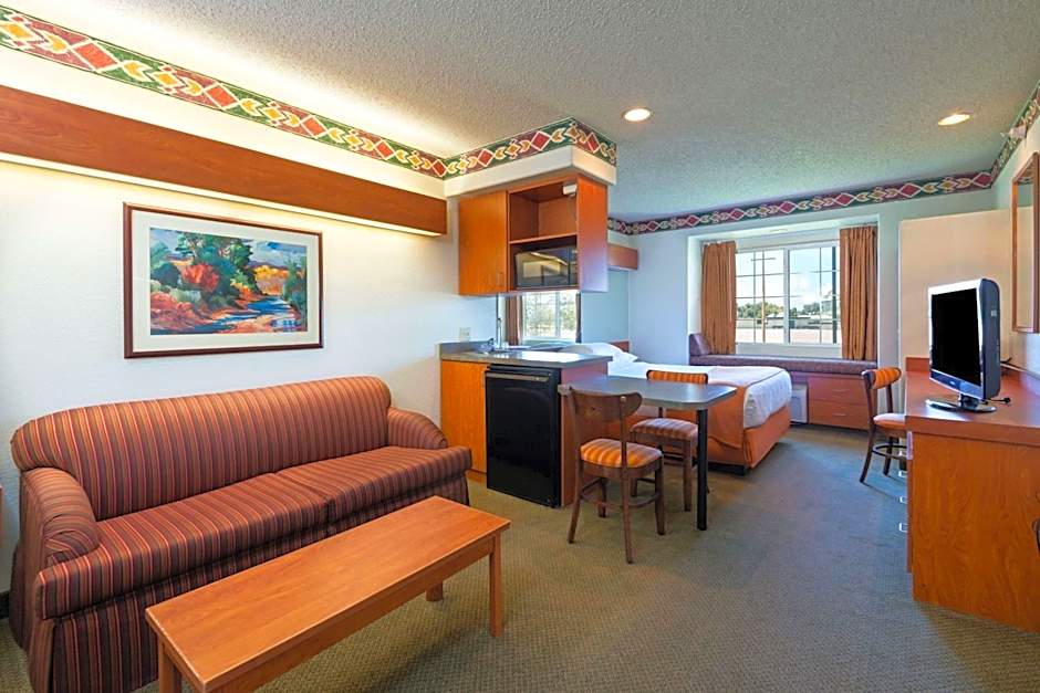 Microtel Inn & Suites By Wyndham Pueblo