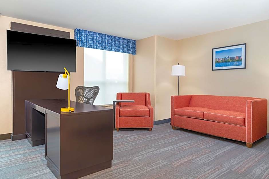 Hampton Inn By Hilton & Suites Madison Downtown