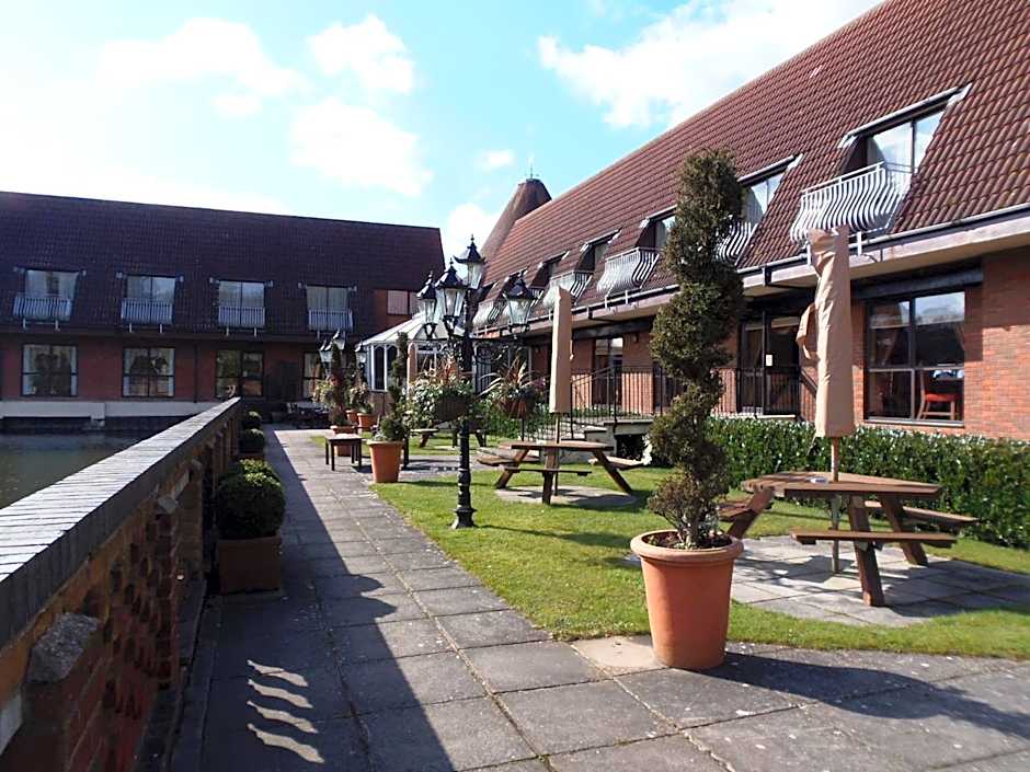 Lakeside International Hotel