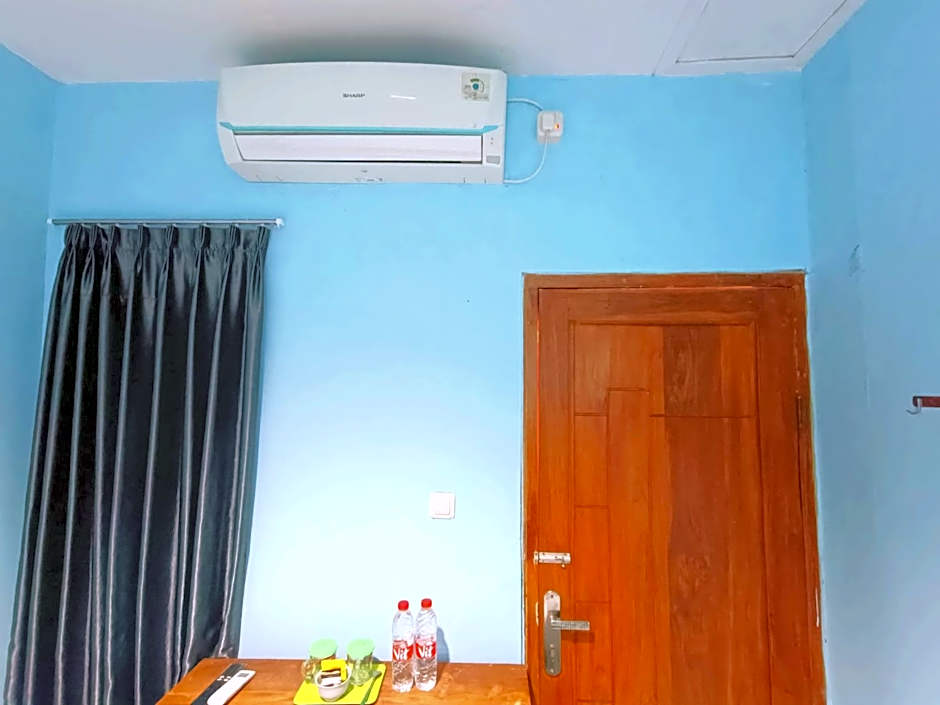 Wisma Kencana Syariah near UNS Mitra RedDoorz