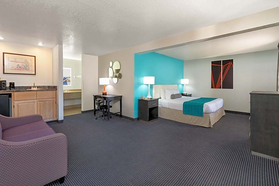 Howard Johnson by Wyndham Holbrook