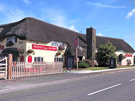 Greyhound Country Inn