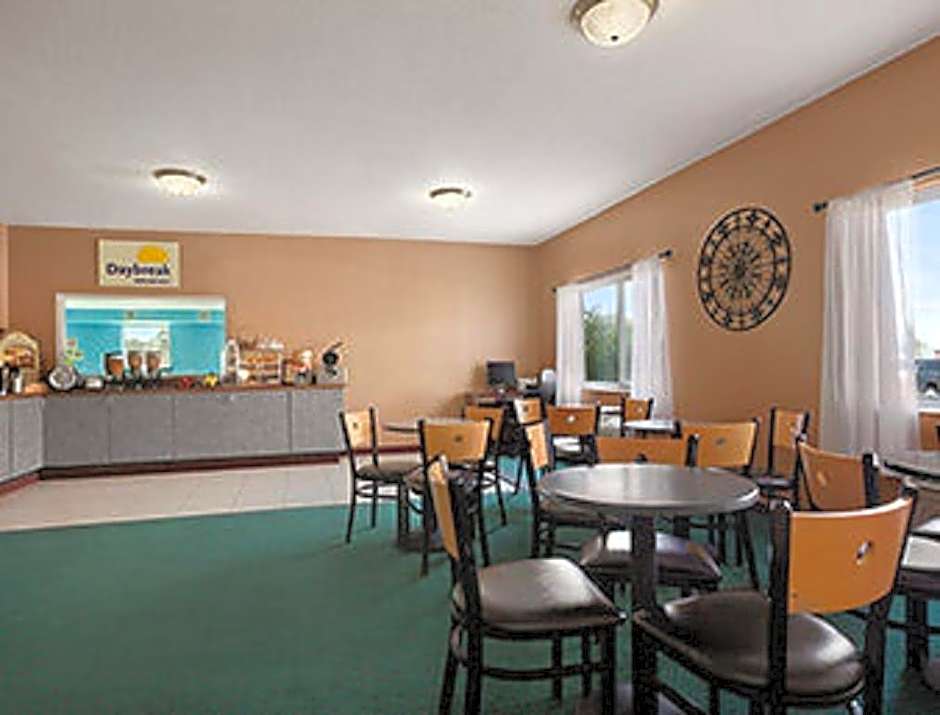 Days Inn & Suites by Wyndham Romeoville