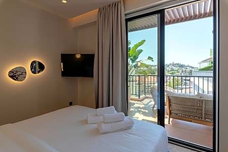 Deluxe Suite with Acropolis View