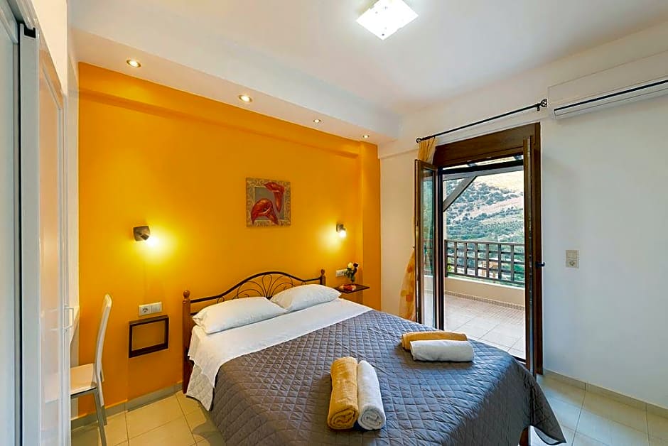 VILLA UPHORIA  with private pool and garden