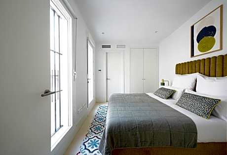 Large 2 Bedroom Apartment with Sofa Bed