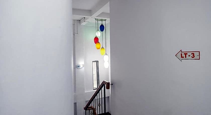 RedDoorz near Nagoya Hill Mall Batam 5