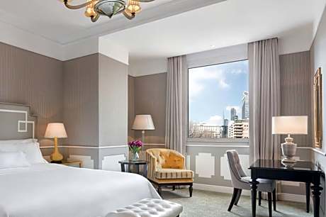 Deluxe Room, 1 King Bed