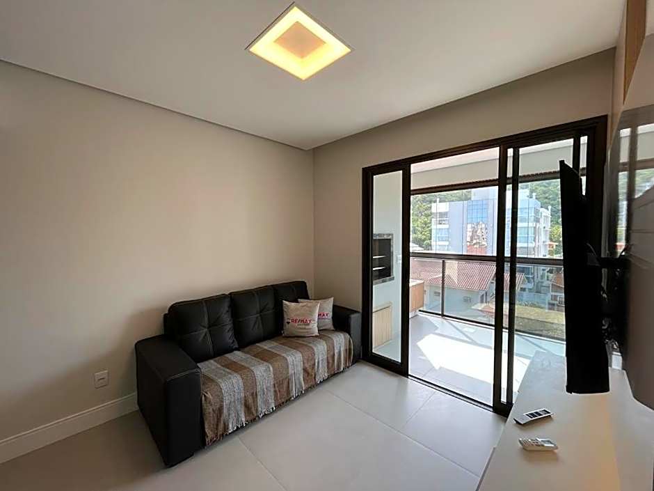 Cód 90 · Apartamento a poucos passo do mar