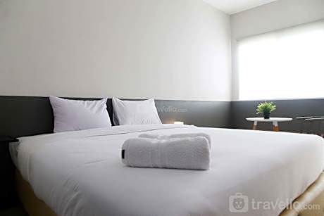 Comfy Studio Room @ Oasis Apartment By Travelio