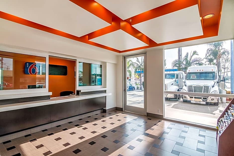 Motel 6 Bell Gardens