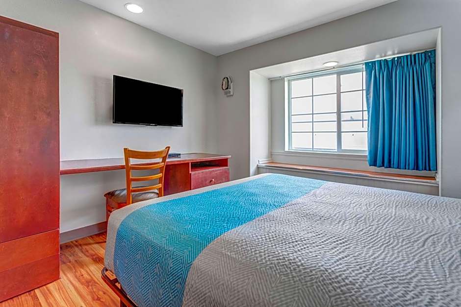 Motel 6-Idaho Falls, ID - Snake River