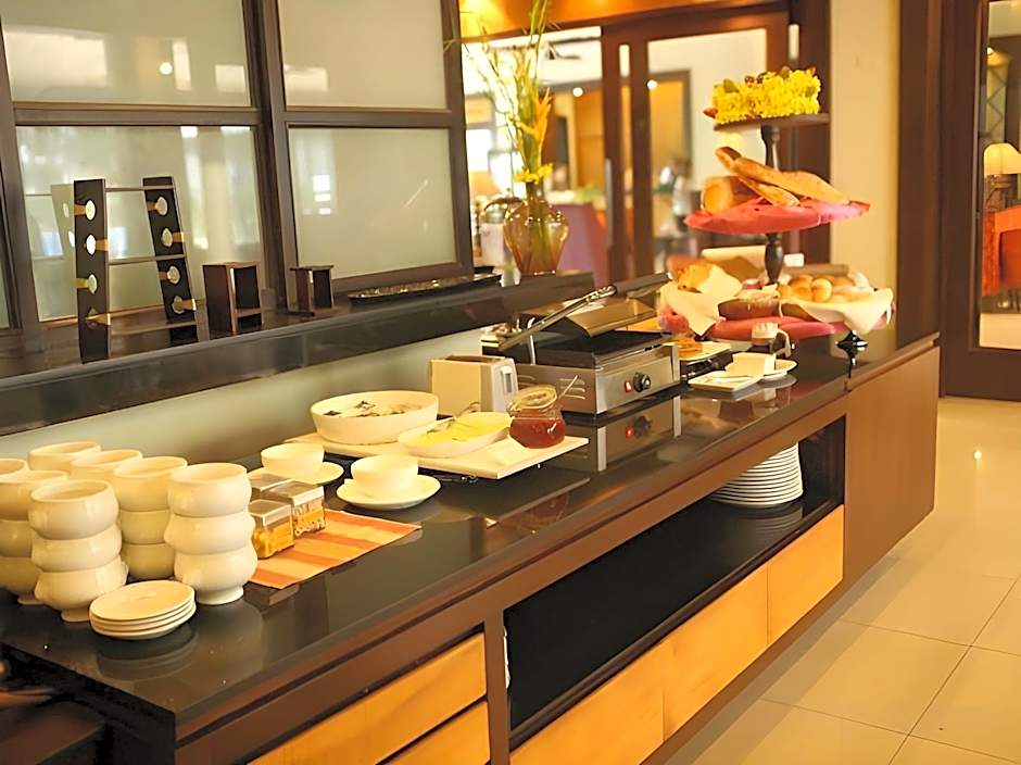 Pontefino Hotel And Residences