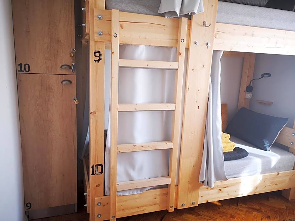 Family Surf Home - Hostel