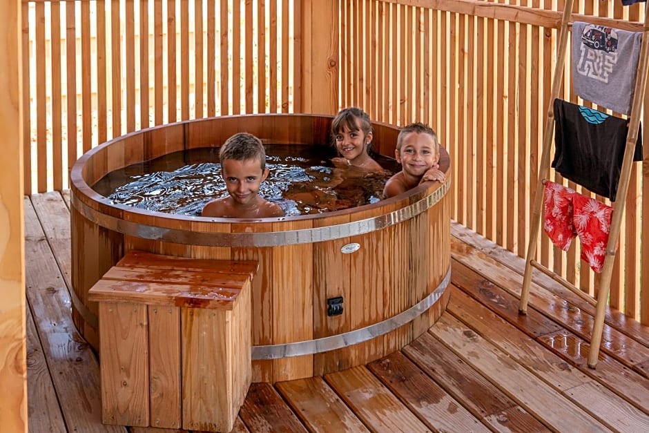 Les Lodges de la ViaRhôna / cabane-spa