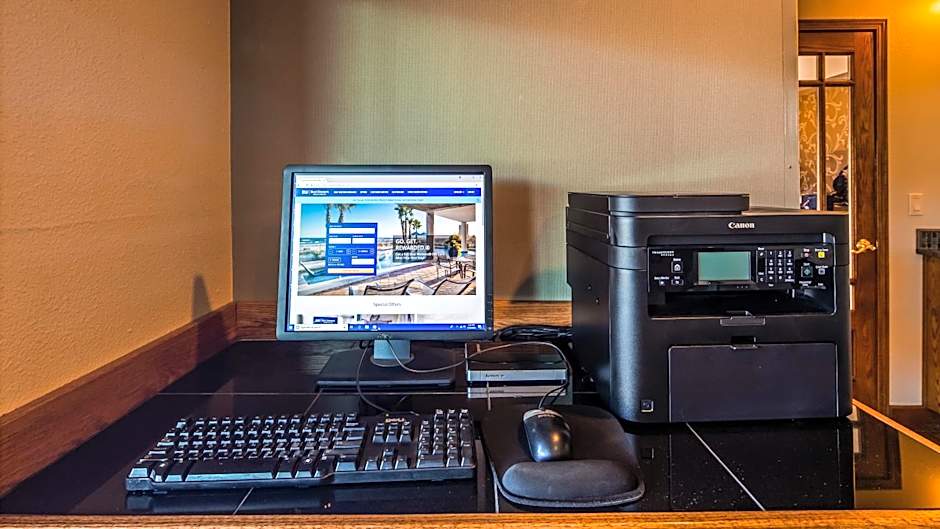 RiverTree Inn & Suites