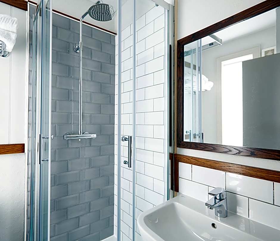 The Spyglass & Kettle by Greene King Inns