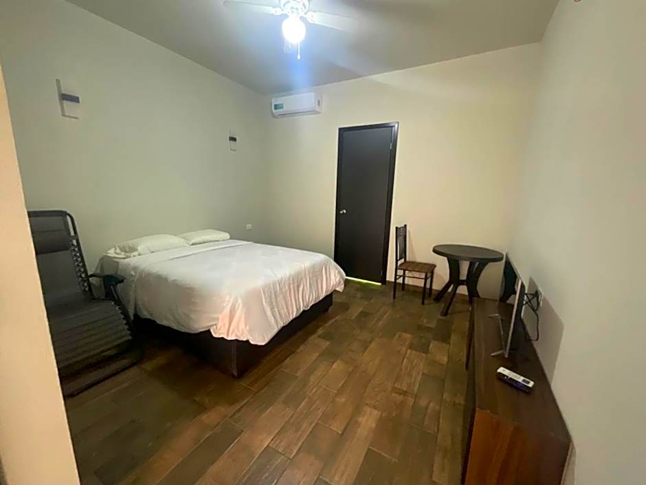 Hotel 230