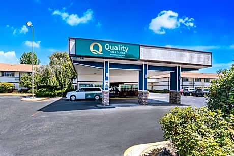 Quality Inn & Suites Medford Airport