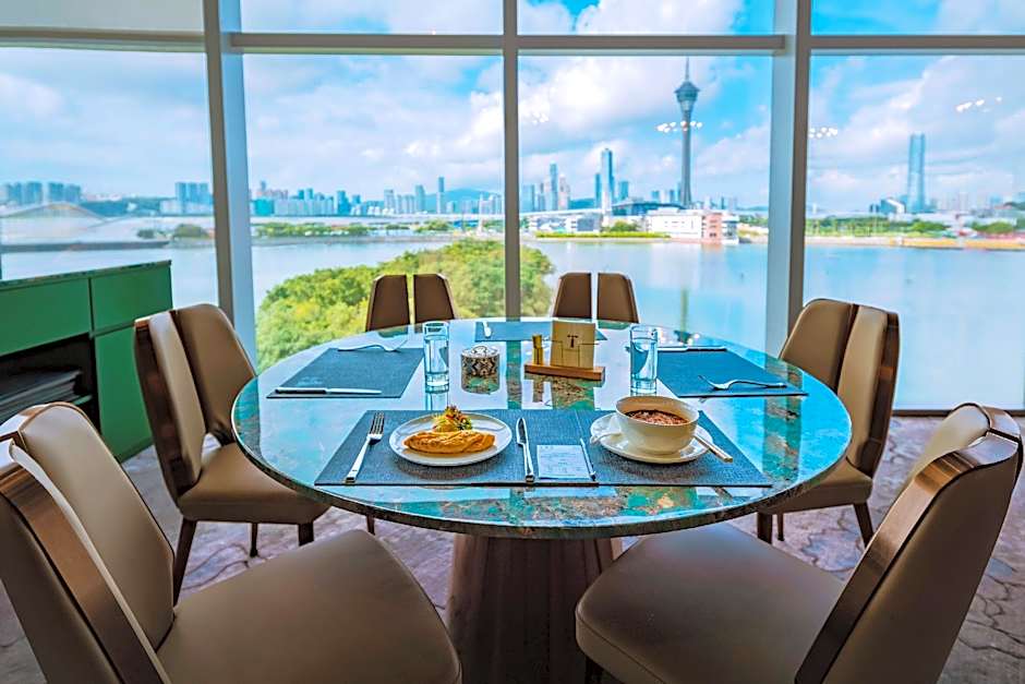 Yoho Resorts World Hotel – Macao (Macau), AK