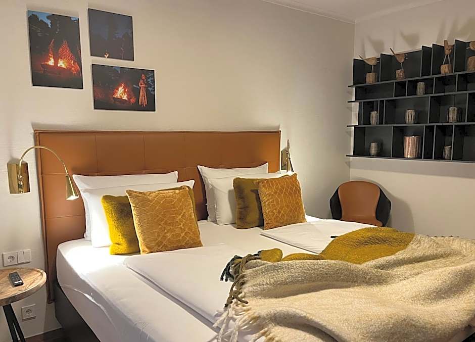 DAS SCHLOSSBERG - Boutique Hotel im Park- Nahe der Therme
