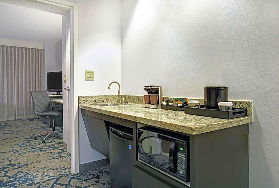 Embassy Suites By Hilton Charleston