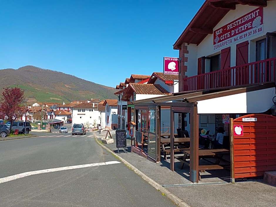 Refuge d'étape Zuharpeta Randonneur Pèlerin