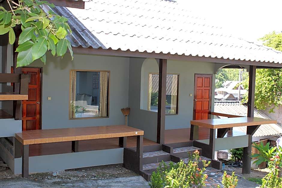 PHUPHA Bungalow Haad Rin