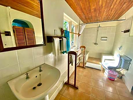 Deluxe Room with Seaview and A/C