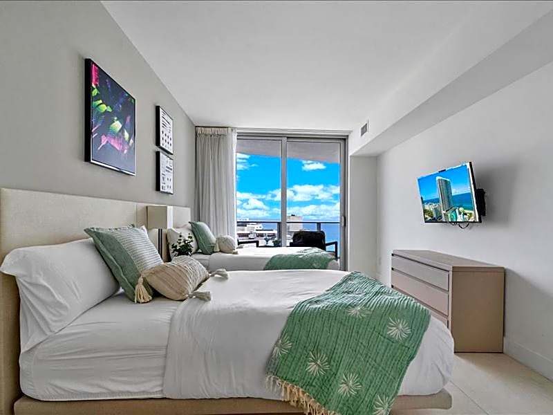 Beachside Contemporary Residence in Lyfe