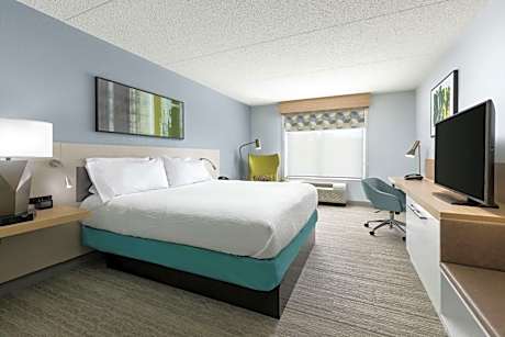 King Room with Tub - Mobility and Hearing Access