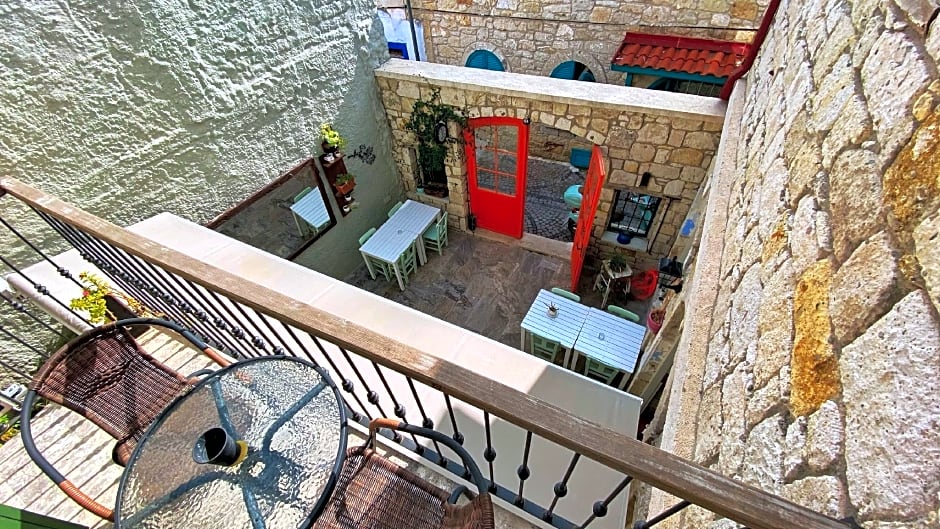 Oberj d'Azur Alacatı
