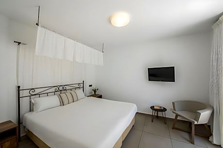 Superior One Bedroom