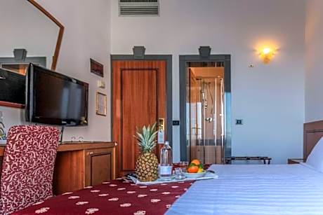Classic Quadruple Room
