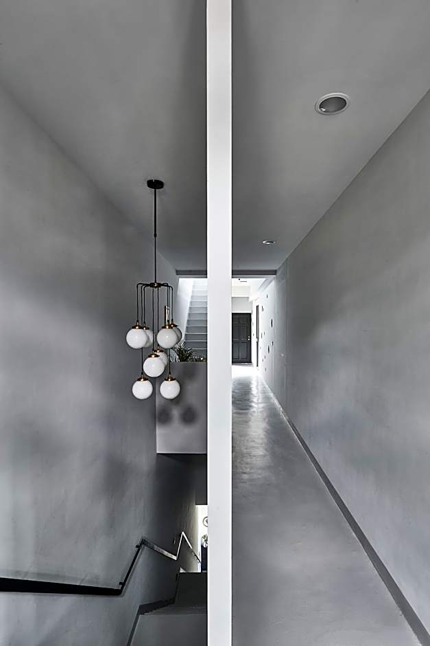 Noir Home