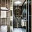 Q-Box Hotel Shanghai Sanjiagang