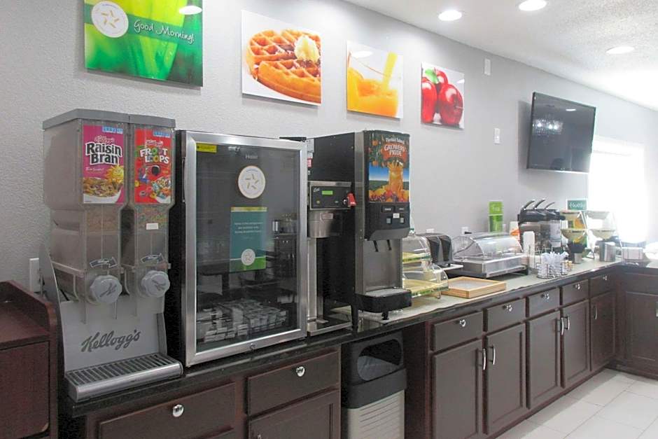 Quality Inn & Suites Cincinnati Uptown Norwood